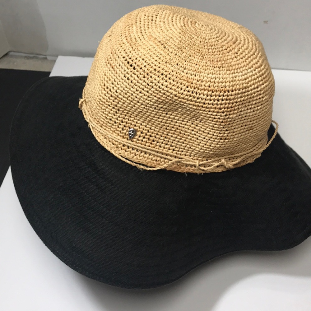 Helen Kaminski Two-Tone Straw Sun Hat in Natural and Black - Picture 2 of 3